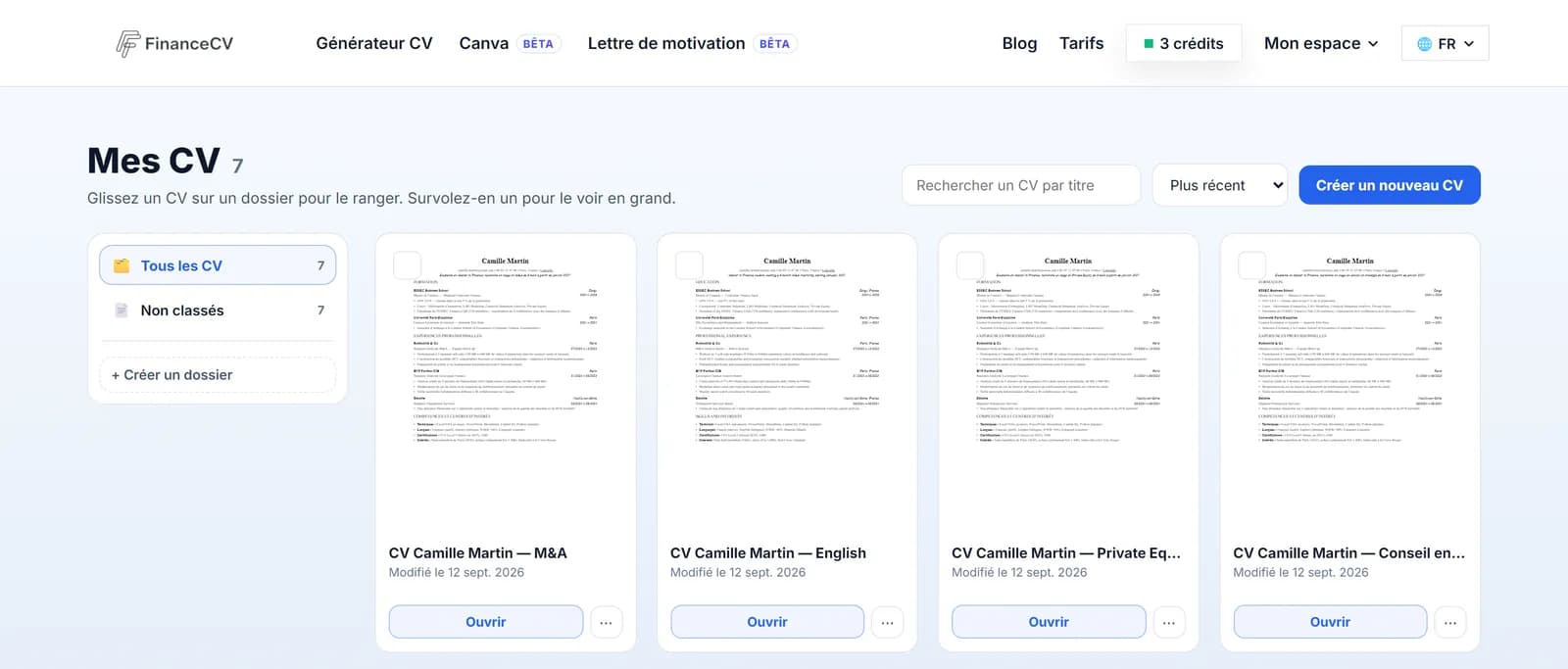Page Mes CV de FinanceCV : quatre versions du même CV, sauvegardées et prêtes à télécharger